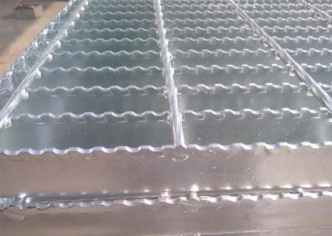 Welded Serrated Steel Grating , Stainless Steel Floor Grating 1