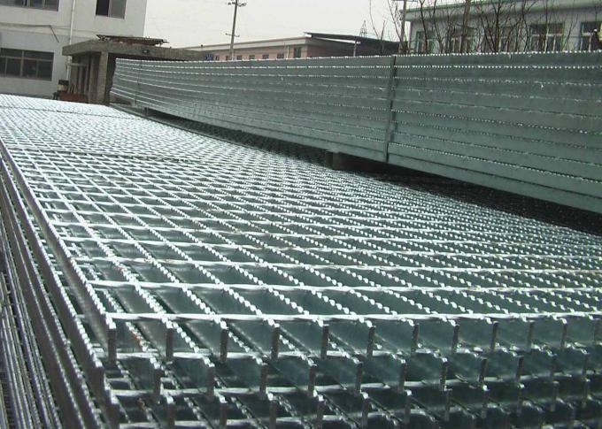 304 SS Floor Drain Grating hot dipped Galvanized Serrated Bar Grating 3