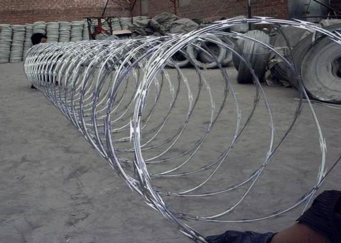 Barbed Wire Concertina Coil , Anti Climb Zinc Coated Razor Tape Wire 1