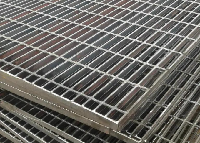 I Type Welded Steel Bar Grating Heavy Duty Metal Grid Flooring 0