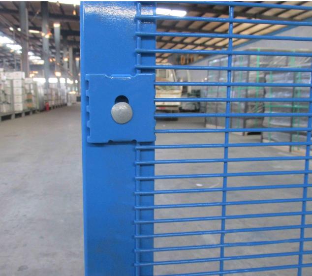 Durable Galvanized PVC Coated Chain link mesh Wire Netting Fencing Security fencing 3