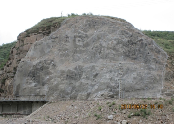 Heet Ondergedompeld Gegalvaniseerd Spiraalvormig Draadnetwerk, Rockfall-het Netwerk van de Draadkabel het Opleveren