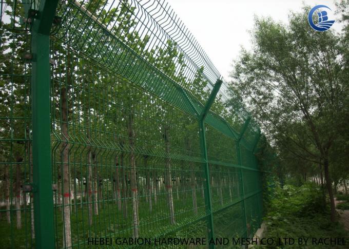 4.0-5.5mm Welded Mesh Fencing High Security 50x100mm Hole With Rozor Tape / Barbed Wire 1