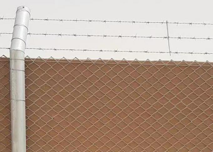 PVC Coated Chain Link Mesh Fence 50*50mm Diamond Security Fence For Pool / Airport 3