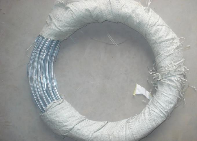PVC Powder Coated CBT 65 Razor Wire Anti Climb Concertina Barbed Wire Coils 10