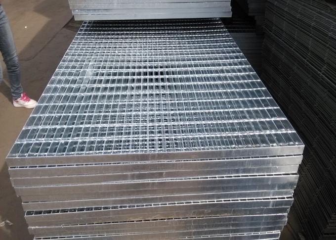 Heavy Duty Steel Bar Grating Stair Treads For For Floor / Trench 3
