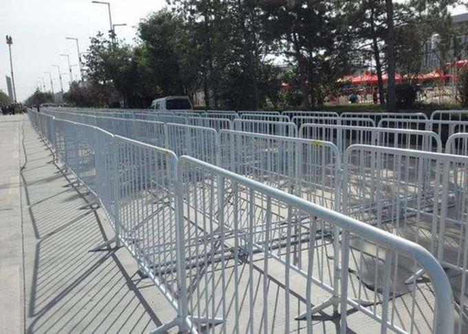 Customized hot dipped galvanized crowd control barrier  portable barricades 1