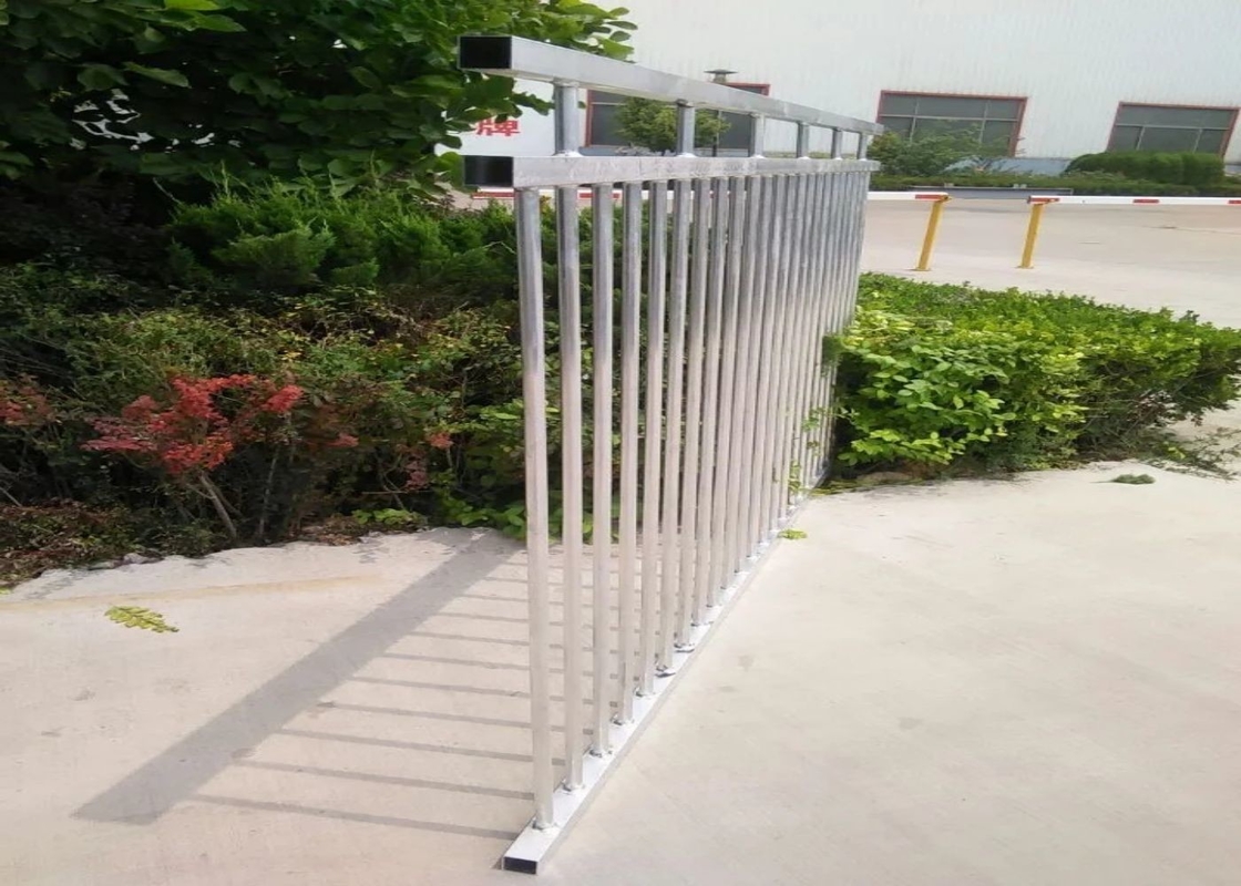 保護のための管状アルミニウム ピケット柵システム 1.8m-2.4m の幅