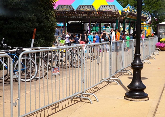 buy Traffic Metal Crowd Control Barriers / Metal Pedestrian Barriers For Temporary Isolation online manufacturer